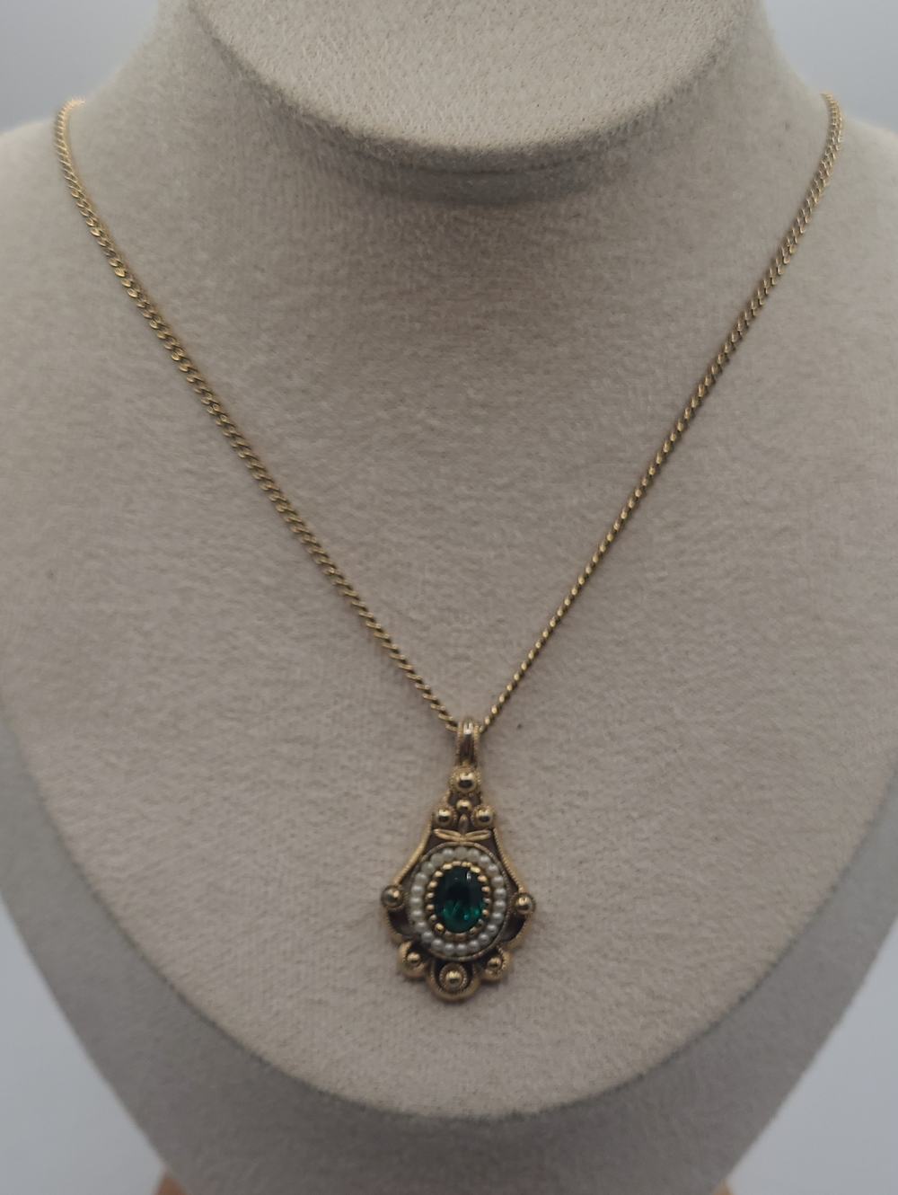 Avon Gold-tone Necklace with Green Center Stone Pendant